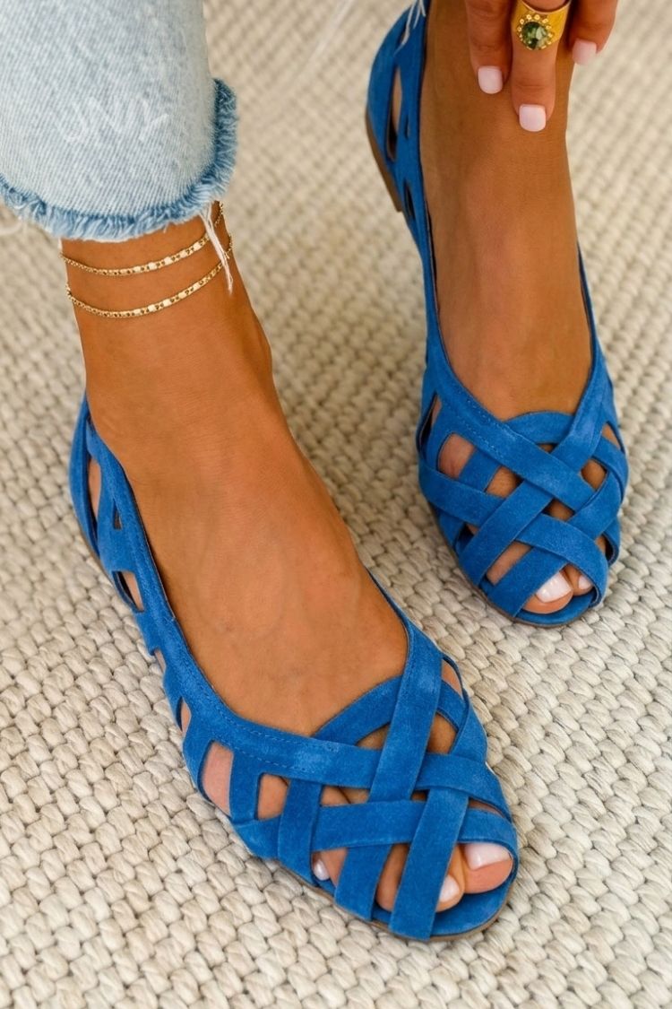 HINA | Flat sandals with open toes and woven material