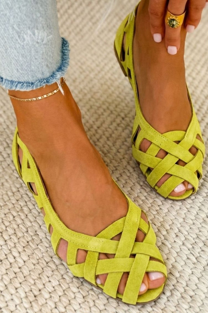 HINA | Flat sandals with open toes and woven material