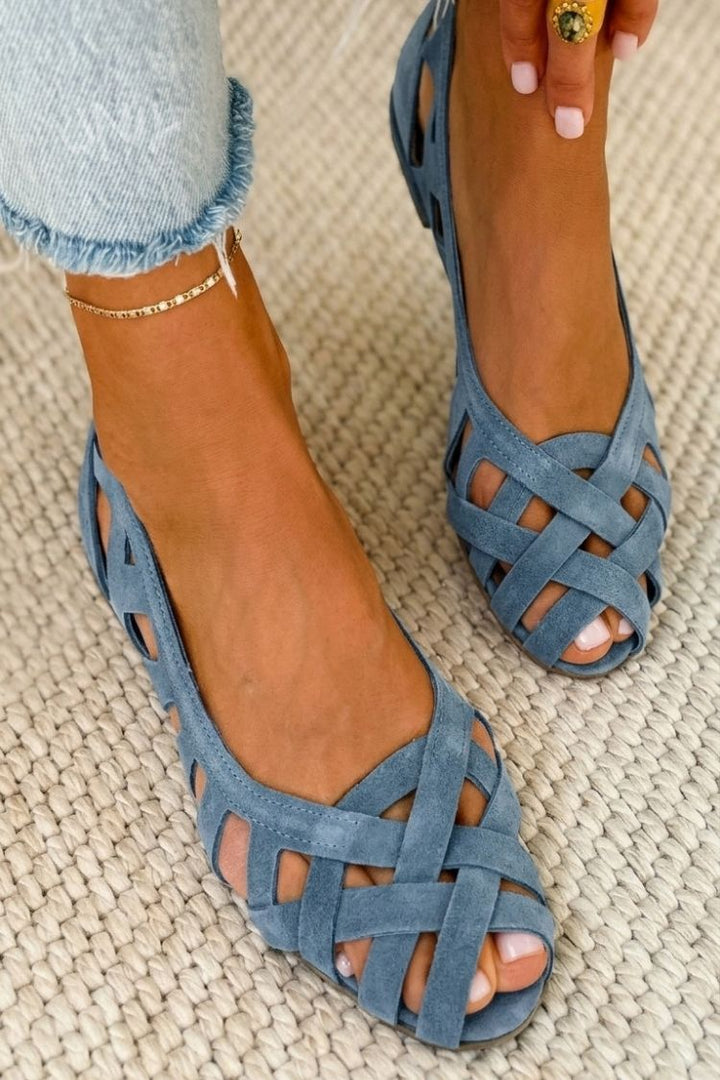 HINA | Flat sandals with open toes and woven material